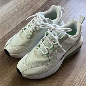 Nike Womens Air Max Verona 8.5